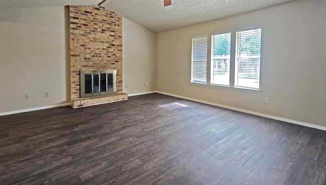 Building Photo - 11904 Hardwood Trail