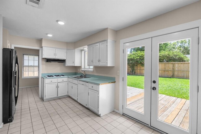 Building Photo - 15718 Sea Lark Rd