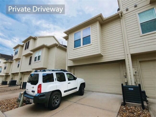 Building Photo - 918 Memorial Heights Dr