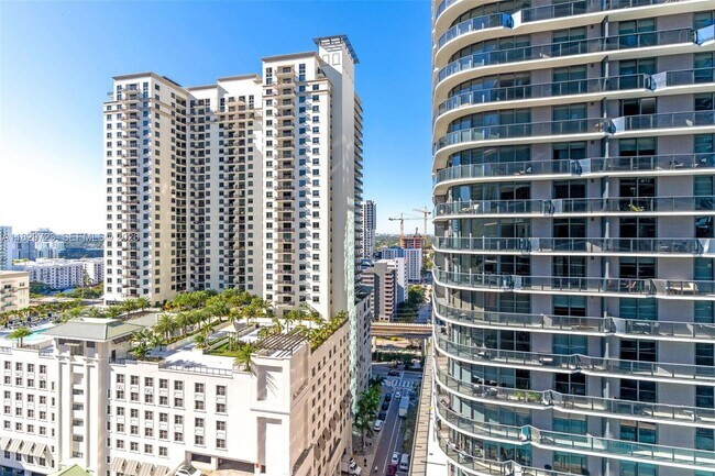 Building Photo - 45 SW 9th St