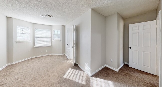 Building Photo - 9901 Miller Pl