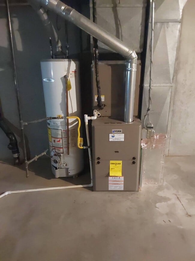 Building Photo - 909 44th Ave Ct