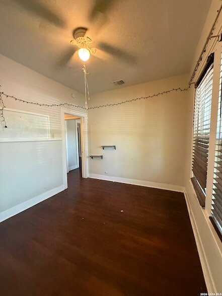 Building Photo - 630 W Gramercy Pl