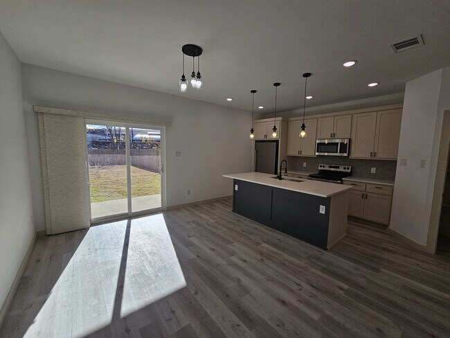 Building Photo - BRAND NEW BUILD!!