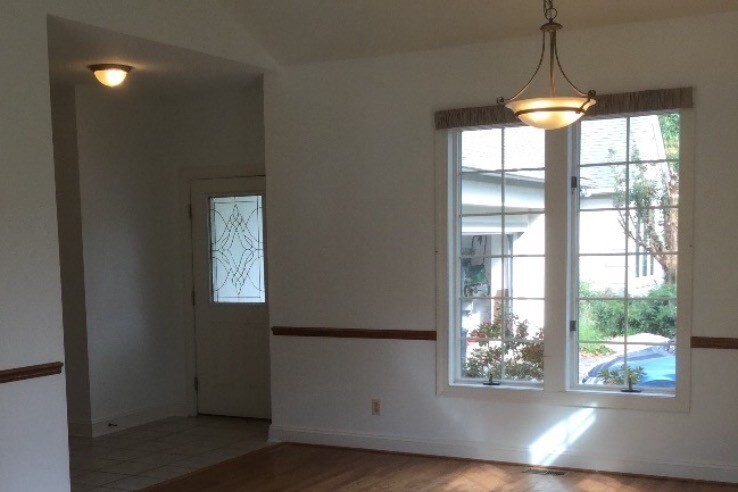 Living area to separate entry - 6 Patricks Ct