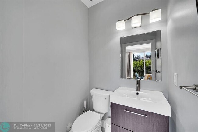 Building Photo - 8785 NW 6th St