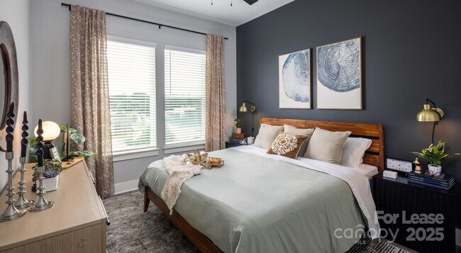 Building Photo - 2220 Wilkinson Blvd