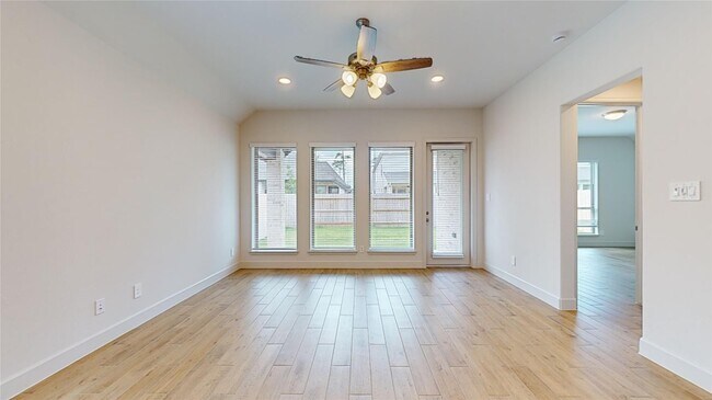 Building Photo - 624 Sand Branch Dr