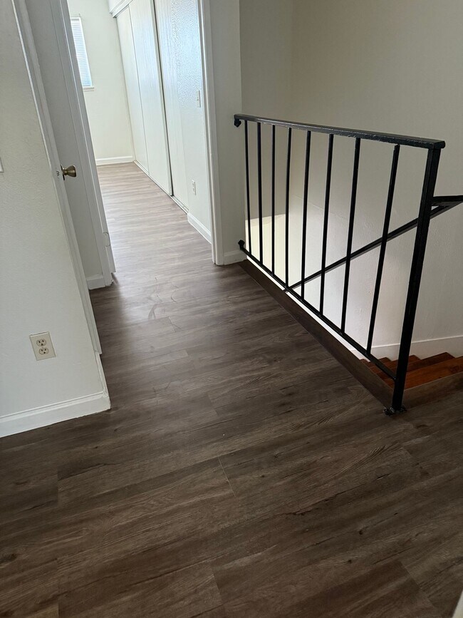 Building Photo - Stunning 2 Bed Condo in Highland | 1 Bath ...