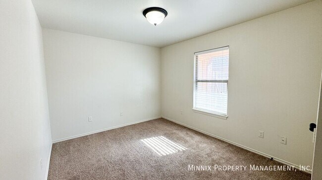 Building Photo - 6804 Oakridge Ave