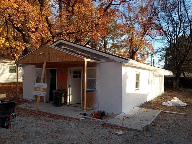 Building Photo - 1049 Seale Ave