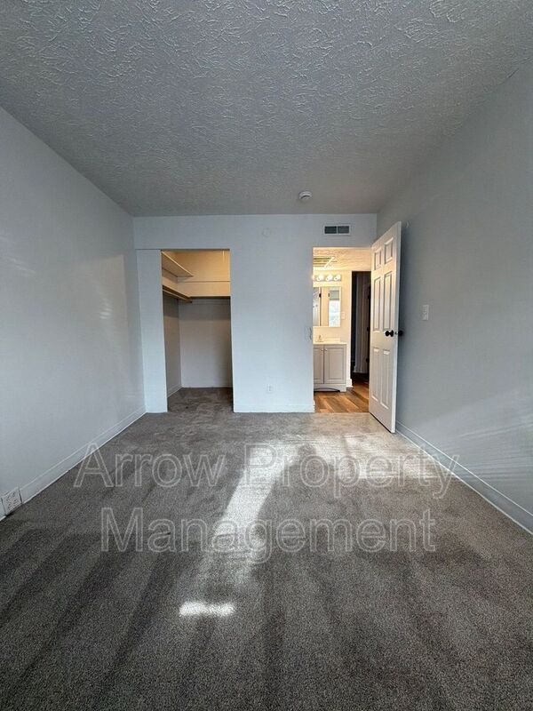 Building Photo - 1215 E Street-4