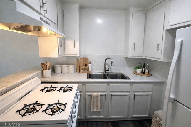 Building Photo - 12437 Harris Ave