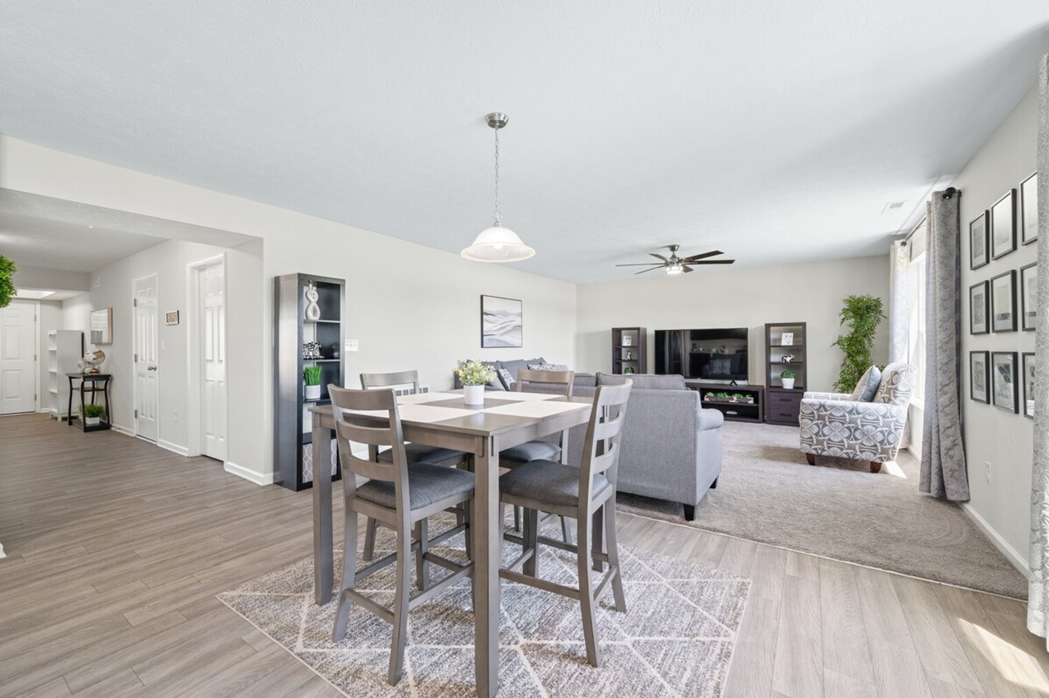 Building Photo - 4007 Woodview Dr