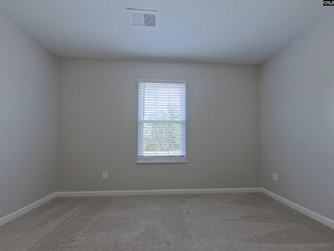 Building Photo - 113 Fox Grove Cir