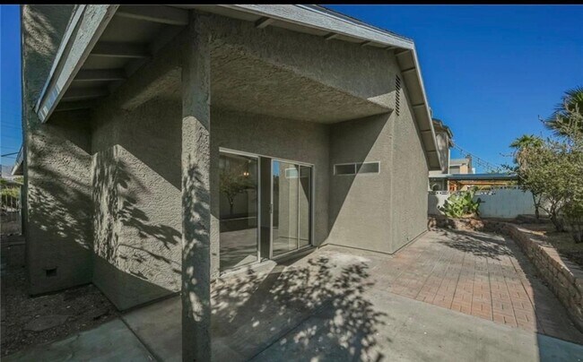 Building Photo - 3100 N Tenaya Wy
