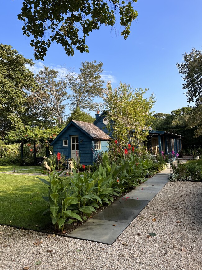 Building Photo - 11 Miller Ln