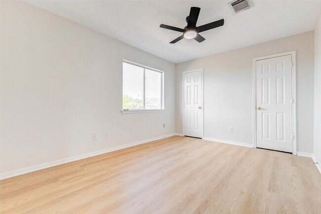 Building Photo - 5318 Cilantro Ln