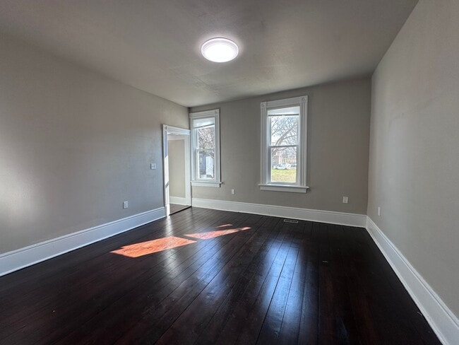 Building Photo - Large Open Concept 5BR/2BA Rent to Own Home with Office
