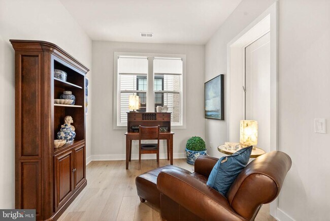 Building Photo - 43443 Croson Ln