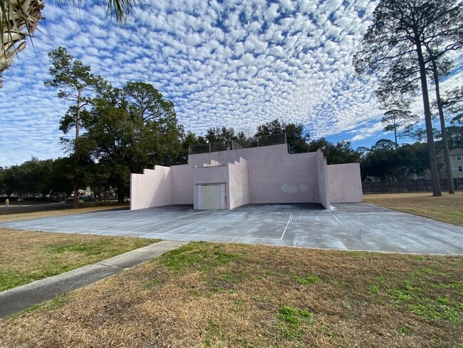 Building Photo - 501 SW 75th St