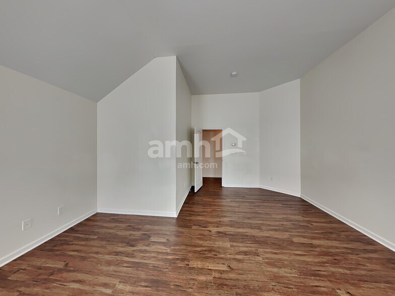 Building Photo - 3389 Gardenside Walk SW