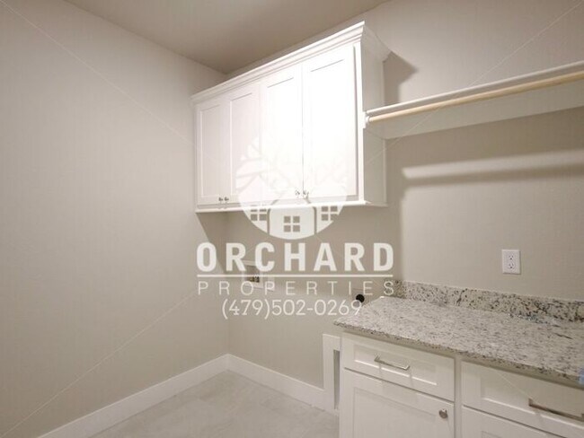 Building Photo - Tontitown- Single-Family Home- 4 Bedroom A...