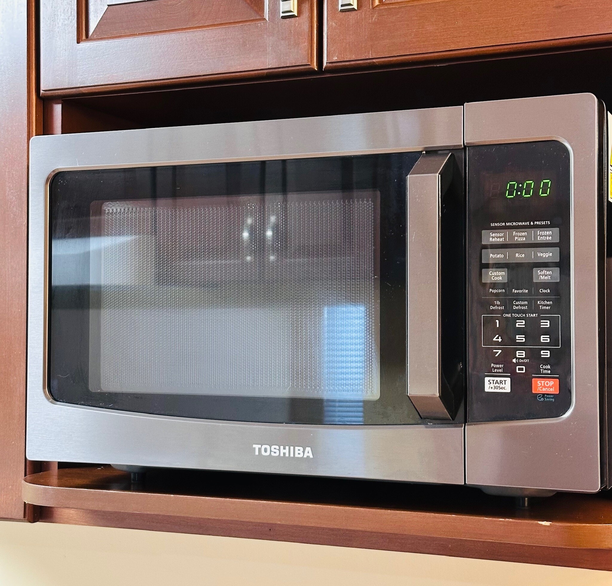 Microwave - 32 Walden Dr