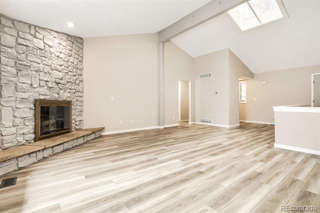 Building Photo - 11962 E Maple Ave