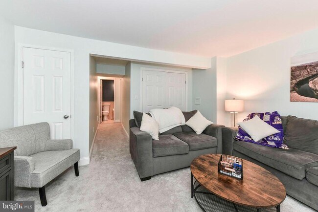 Building Photo - 1661 Fieldthorn Dr