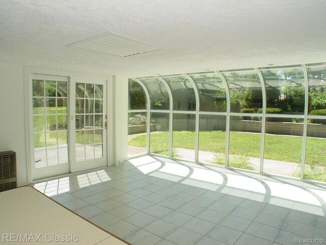 Building Photo - 47605 Powell Rd