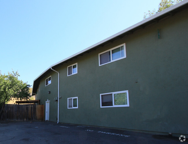 207 - 249 Bennett Hill Ct - Rocky Hill Apartments