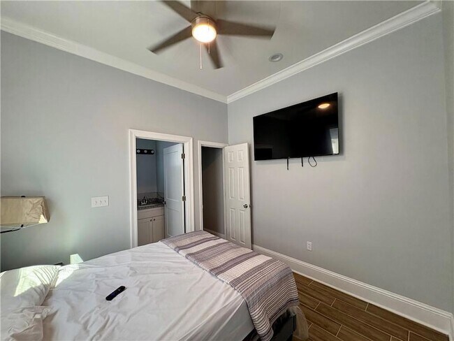 Building Photo - 3103 Cherry St