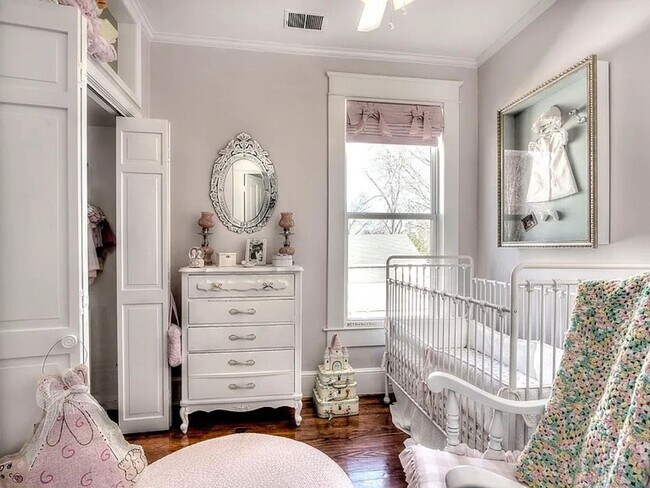 Building Photo - 3 Bedrooms, 2 Bathrooms - Home close to Downtown Rome!