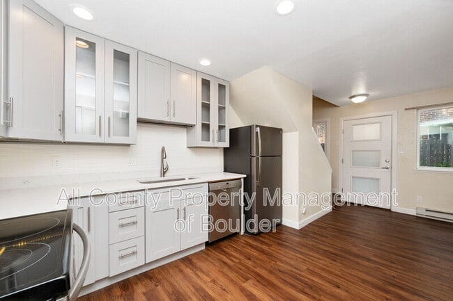 Building Photo - 2211 Spruce St
