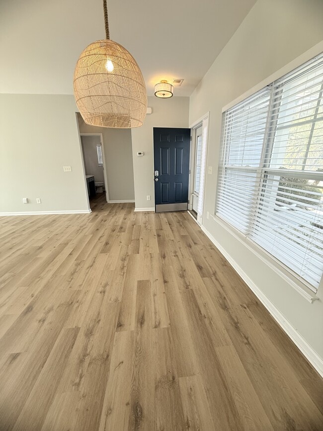 Building Photo - 207 Cupola Dr