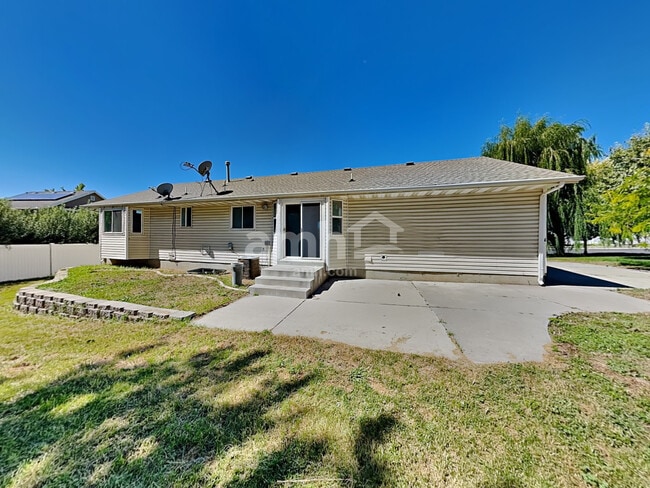 Building Photo - 628 N 540 W