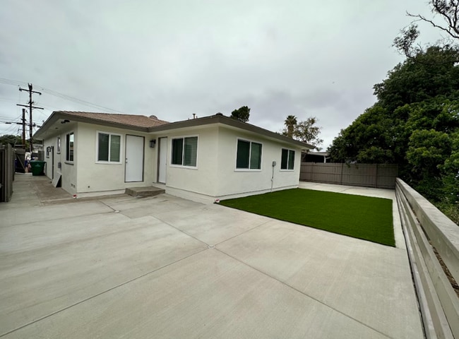 Building Photo - Newly Renovated 2023!! Super close to camp...