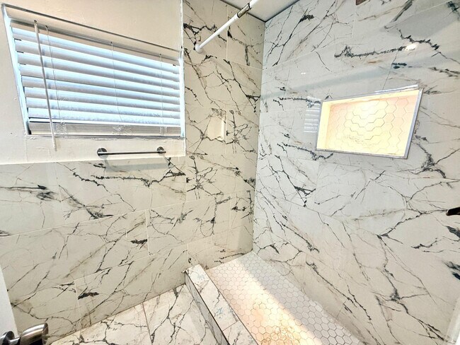 Building Photo - 5730 NW 27th Ct