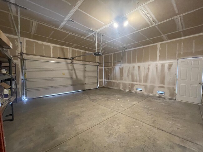Building Photo - 6408 Vilamoura Way