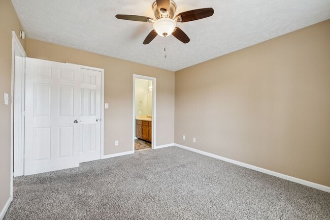 Building Photo - 1073 Bobcat Dr