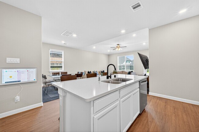 Building Photo - 24930 Jessamine Meadow Trl