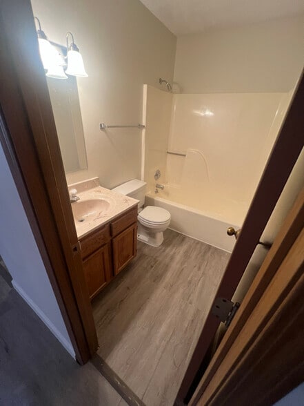 Building Photo - 5946 Crossfield Dr