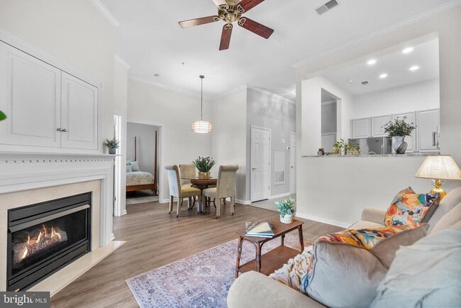 Building Photo - 4951 Brenman Park Dr