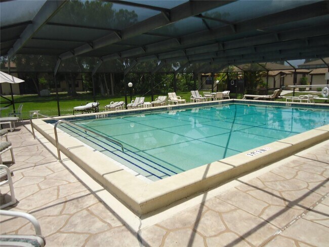 Building Photo - Cedarwood Condominiums