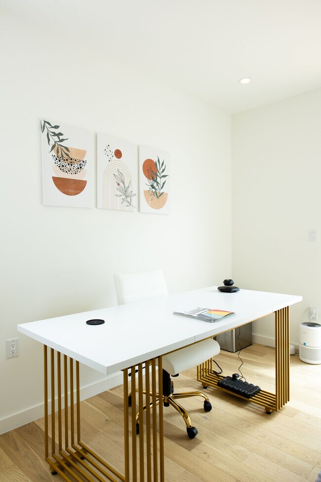 Building Photo - 507 S Park Dr