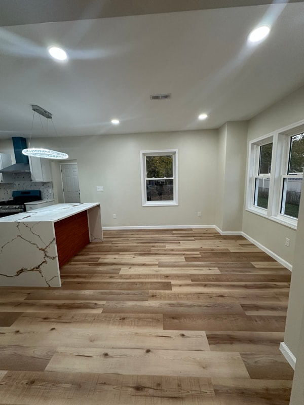 Building Photo - 1910 43rd St