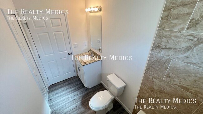 Building Photo - 1242 Halber Ave NW