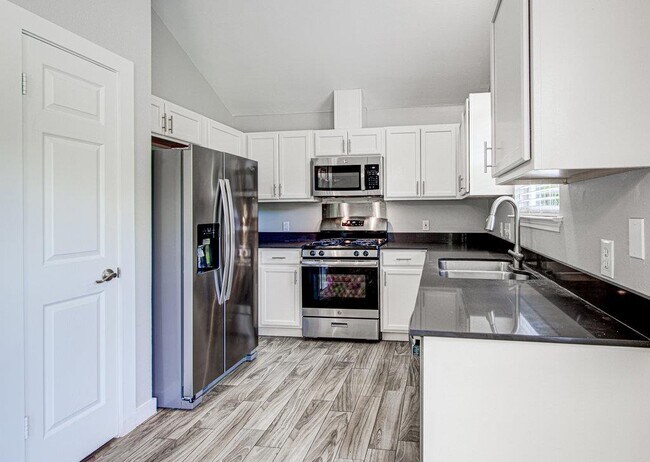 Building Photo - 1302 Crete Ln