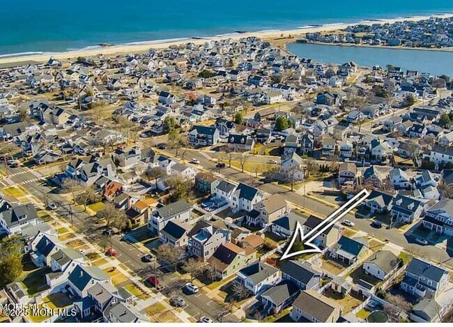 Building Photo - 321 16th Ave